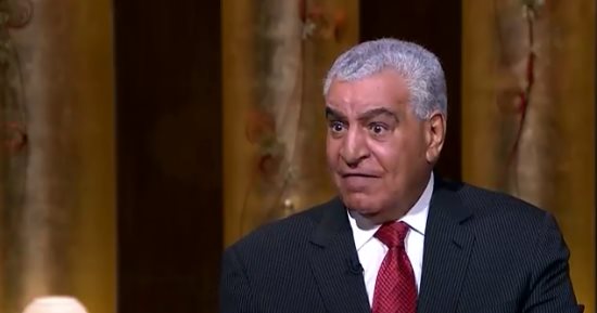 زاهى حواس: "حمار" وراء اكتشاف مقبرة المومياوات الذهبية فى الواحات