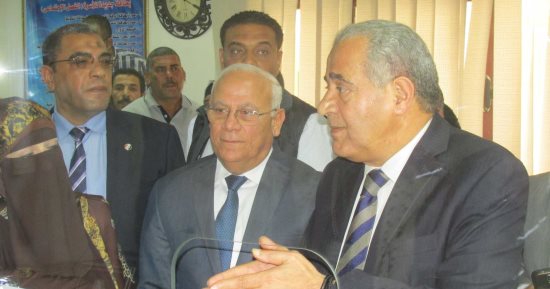 وزير التموين ومحافظ بورسعيد يفتتحان المركز التموينى النموذجى بالمحافظة