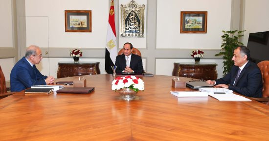 السيسي يوجه بمواصلة العمل على زيادة الاحتياطي النقدي والتخفيف عن المواطنين