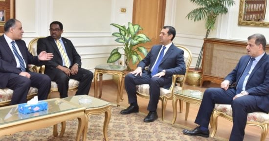 صور.. محافظ أسيوط يلتقي وفد منظمة الفاو .. وتوزيع 40 مشروع لتحسين التغذية بأبنوب والفتح 