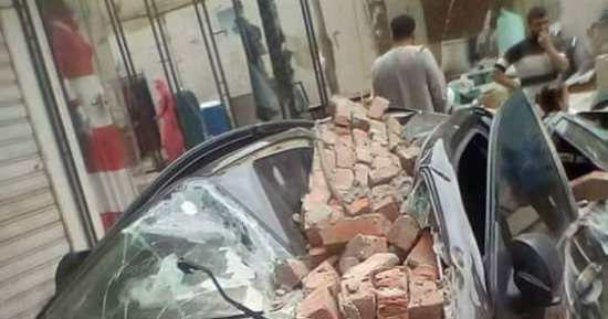 تحطم سيارة ملاكى سقط عليها عامود إنارة بالمنصورة