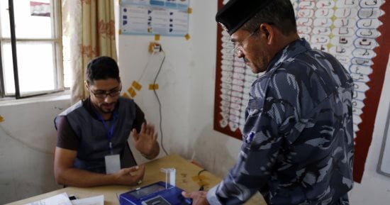الشرطة العراقية تنفى فرض حظر التجوال خلال الانتخابات البرلمانية غدا