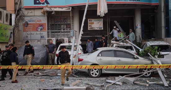 مقتل 12 شخصا وإصابه 36 آخرين فى تفجير انتحارى بتجمع انتخابى بباكستان