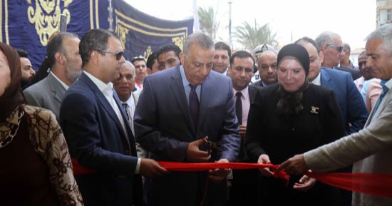 صور.. محافظ الجيزة يفتتح معرض سوبر ماركت "أهلا رمضان" فى 6 أكتوبر
