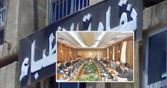 حرب شرسة بين نقابة الأطباء والجامعات لتغيير مسمى خريجى "العلوم الطبية".. الطلاب يرفضون تغيير اللائحة ويتمسكون بلقب "أخصائى".. والنقابة: مخالف للقانون.. "الأعلى للجامعات": لم يصلنا أى مقترحات بتعديل اللائحة
