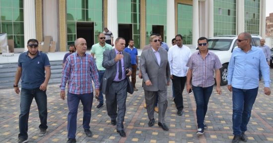 محافظ الإسماعيلية يتفقد أعمال مشروع النادى الإجتماعى الجديد