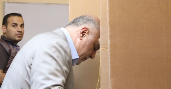 هل يحطم العراق "تابوهات" المحاصصة الطائفية فى المناصب السياسية؟.. الصدر ينسق مع القوى الوطنية للبدء فى تشكيل تحالف عراقى شامل.. حيدر العبادى يؤكد وجود توافق شبه كامل مع تحالف "سائرون" لتشكيل حكومة تكنوقراط قوية
