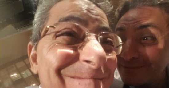 محمود سعد ينشر "سيلفى مجنون" مع فتحى عبد الوهاب على تويتر