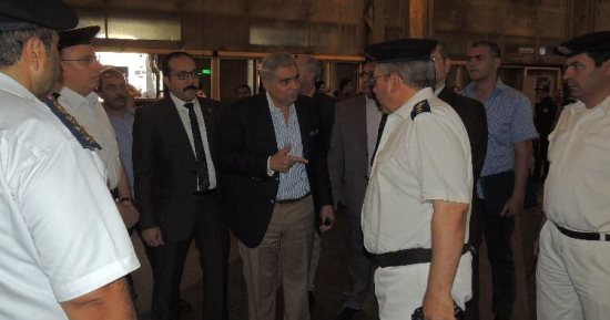 صور.. مساعد وزير الداخلية يتفقد محطات المترو 