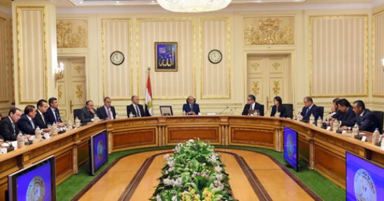 رئيس الوزراء يوجه بتكثيف التسويق الإعلامى وحملات التوعية بالتأمين الصحى