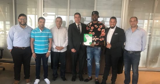 بتروجت يضم رونالدينيو الليبيرى لمدة موسمين