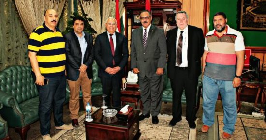 محافظ بورسعيد: توصيل شبكة الغاز الطبيعى تيسيرا على المواطنين