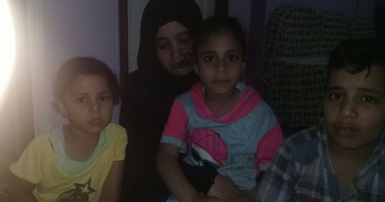 أحدث حيل تجار الكيف لتهريب بضائعهم خارج البلاد.. يستغلون البسطاء لتوصيل المخدرات لعملائهم.. على غرار الحاجة سعدية القبض على سائقين مصريين بالسعودية تم وضع ترامادول لهما فى طفاية حريق سيارة نقل محملة بـ"البصل"