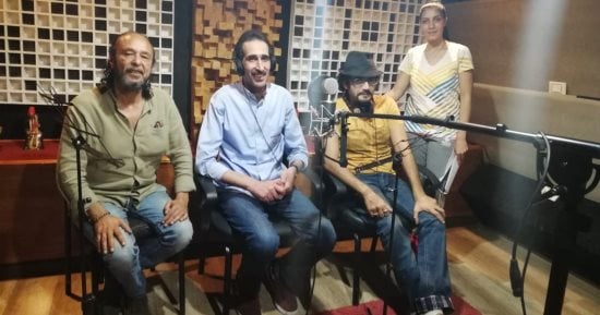 مجدى الجلاد ومعتز عبد الفتاح ووفاء عامر فى كواليس "كرفان" على راديو النيل