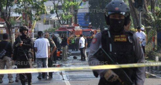 صور.. جديدة لهجمات انتحارية على 3 كنائس فى إندونيسيا خلفت 49 قتيلا وجريحا