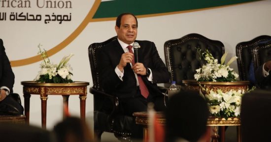 الرئيس السيسي يقر العلاوة الاستثنائية للموظفين والعاملين بالدولة