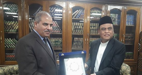 رئيس جامعة الأزهر يستنكر الهجمات الإرهابية على الكنائس فى إندونيسيا