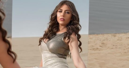 رحمة حسن فى جلسة تصوير غريبة فى الصحراء 