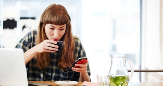لو بتخاف تسيب تليفونك فى أى مكان.. احذر قد تكون مصاباً بهذا المرض