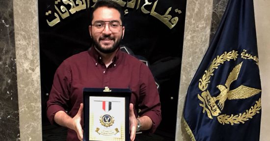 وزارة الداخلية تكرم أحمد ثروت بسبب "خدمة وطن" 