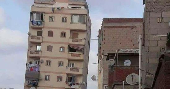 محافظ الاسكندرية: توفير مساكن بديلة لعقار غبريال المائل و الهدم حتى سطح الأرض