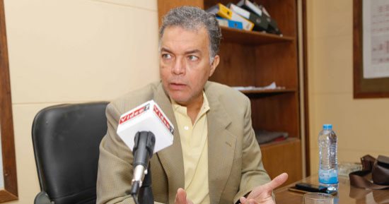 وزير النقل للمواطنين: نعدكم بسكة حديد جديدة بنهاية عام 2019