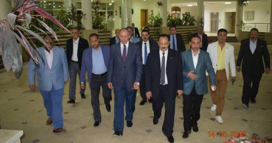 محافظ البحر الأحمر يستقبل لجنة النقل بالبرلمان فى ديوان عام المحافظة 