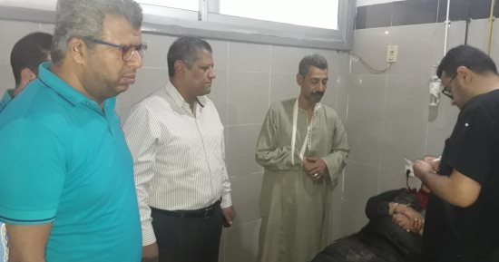 صور.. وكيل صحة قنا يطمئن على المصابين بحادث طريق قفط القصير