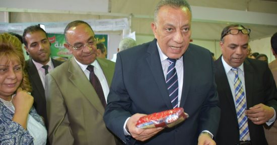 محافظ الجيزة يفتتح معرض لمستلزمات الأسرة بشارع ناهيا ببولاق الدكرور
