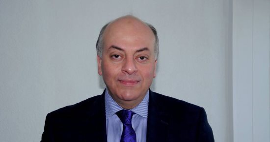 أستاذ جهاز هضمى وكبد يعدد فوائد الصيام برمضان.. ولماذا يلجأ له الغربيون؟