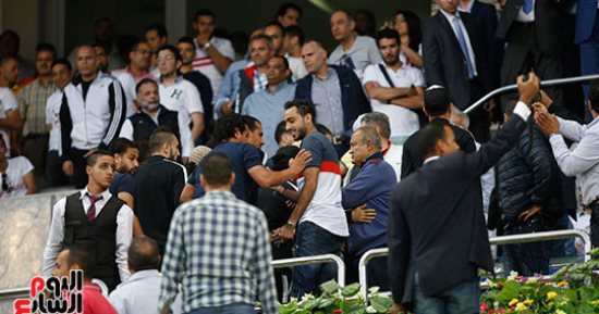 فيديو وصور.. كهربا فى مقصورة برج العرب لمساندة الزمالك أمام سموحة بنهائى الكأس