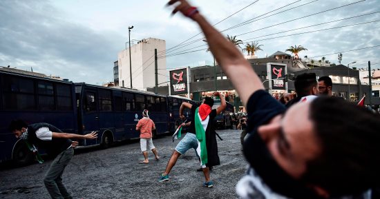 صور.. مظاهرات بفرنسا والسويد واليونان احتجاجا على مجزرة يوم العودة بفلسطين