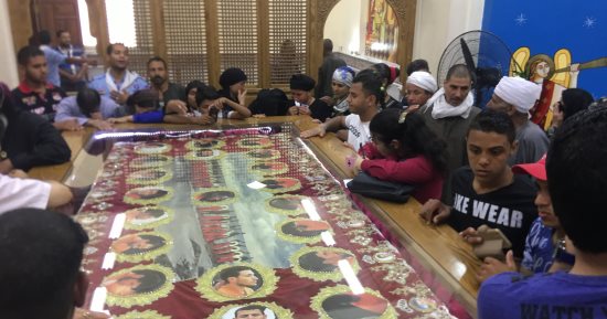 صلوات طقسية وقداس إلهى فى دفن رفات شهداء ليبيا بكنيسة "الإيمان والوطن"