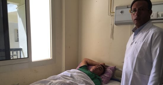 وصول مصاب فلسطينى برصاص الاحتلال لمستشفى العريش العام