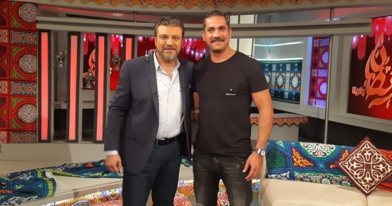 صور.. أمير كرارة يكشف لعمرو الليثى كواليس "كلبش 2" فى "رمضان يقربنا"
