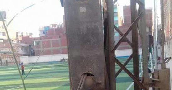 محول كهرباء داخل مركز شباب بردين بالزقازيق.. والأهالى يطالبون بنقله للخارج