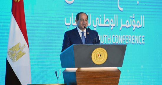 السيسي: لم تنجح جهود الدولة الماضية فى إقناع الناس بضبط النمو السكانى - صور