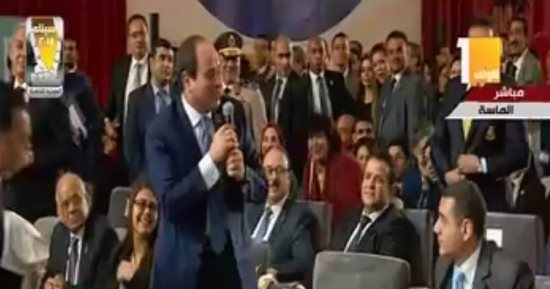 فيديو.. السيسي مداعبا المشاركين بمؤتمر الشباب: مش هأخركم علشان تلحقوا السحور