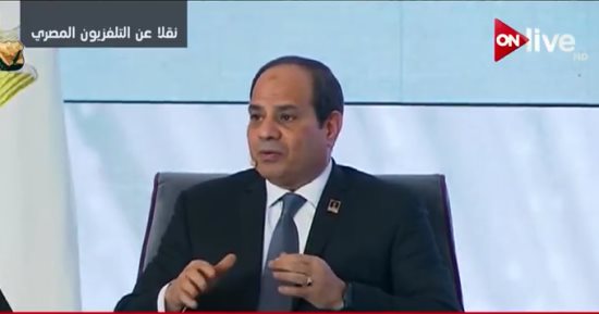 السيسي للشباب: "أنتم الأمل ولا بد من كسر الفقر والضعف.. وبكره تشوفوا"
