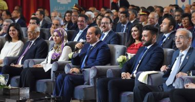 الرئيس السيسي: "مهاتير محمد عنده 90 سنة وجابوه تانى بعد 20 عاما"