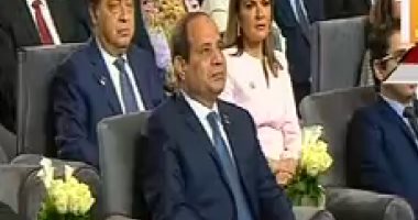 الرئيس يصدر قرارا بالعفو عن 332 محبوسا بينهم متهمون بقضايا تظاهر.. السيسي لوزير الداخلية: عاوز الشباب يتسحروا مع أهاليهم.. ونواب "حقوق الإنسان": لفتة إنسانية تتوج ختام ولايته الأولى.. وأبوابنا مفتوحة لأسماء جدد