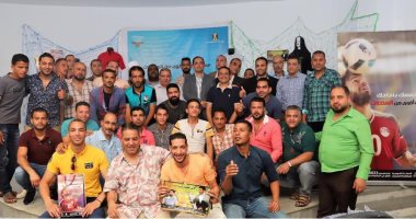مدير صندوق مكافحة الإدمان يشارك المتعافين من تعاطى المخدرات لعب كرة القدم