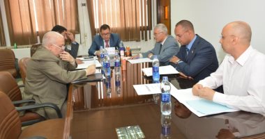 جامعة أسيوط تعقد اجتماعها الأول لمجلس إدارة التطوير الإدارى والجودة