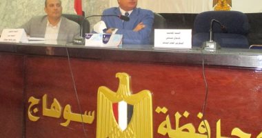 محافظ سوهاج يناقش خطة التخلص الأمثل للمخلفات والاستفادة منها