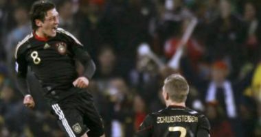 جول مورنينج.. صاروخ أوزيل يمنح ألمانيا فوزا ثمينا على غانا بمونديال 2010