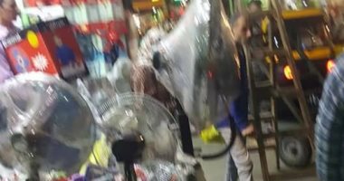 شكوى من انتشار التكاتك والباعة الجائلين بشارع سينما ليلى بالإسكندرية
