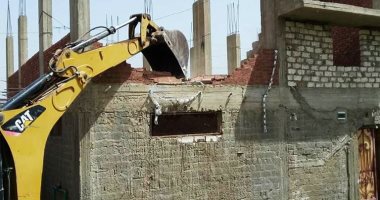  إزالة 4 حالات تعد على الأراضى الزراعية بساقلتة فى سوهاج