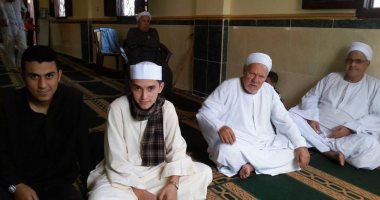 ابن الوز عوام.. أحمد طارق قارئ ينافس الكبار ويحصد الجوائز (صور )