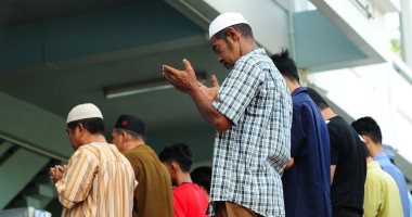صور.. مسلمو العالم يقبلون على صلاة أول جمعة فى شهر رمضان المعظم