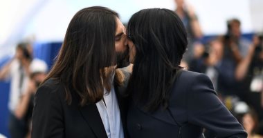 صور.. قبلة حارّة تجمع نادين لبكى وخالد مزنر بمهرجان كان السينمائى
